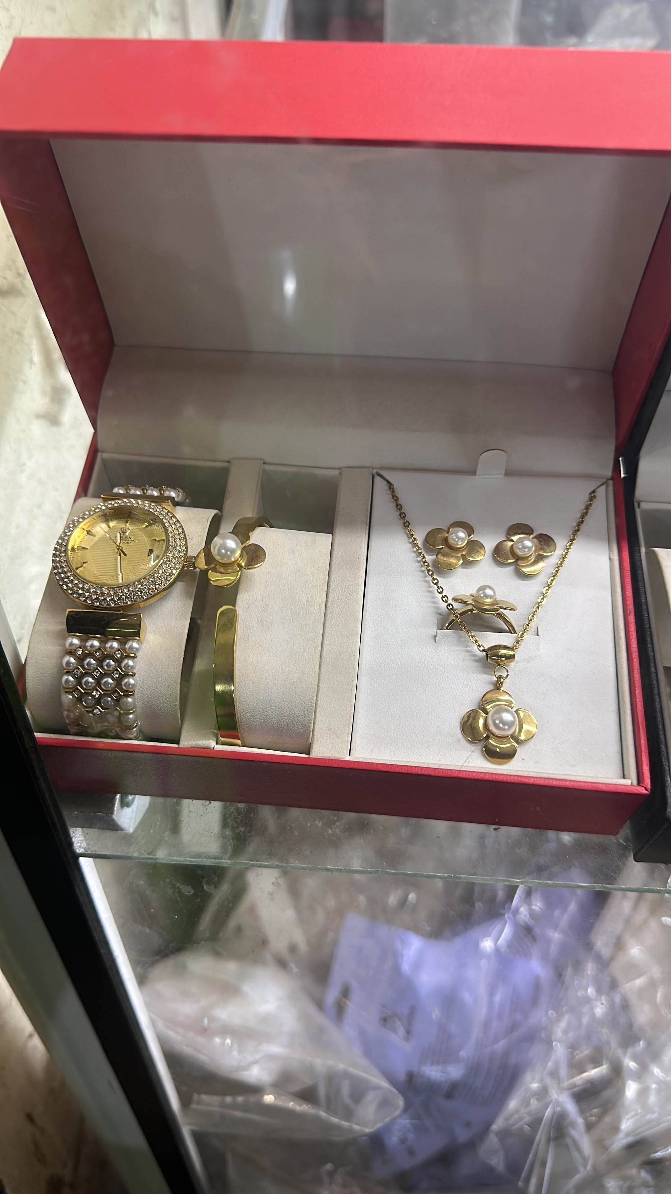 L'Écrin de Beauté: Coffret Cadeau Bijoux 6-en-1