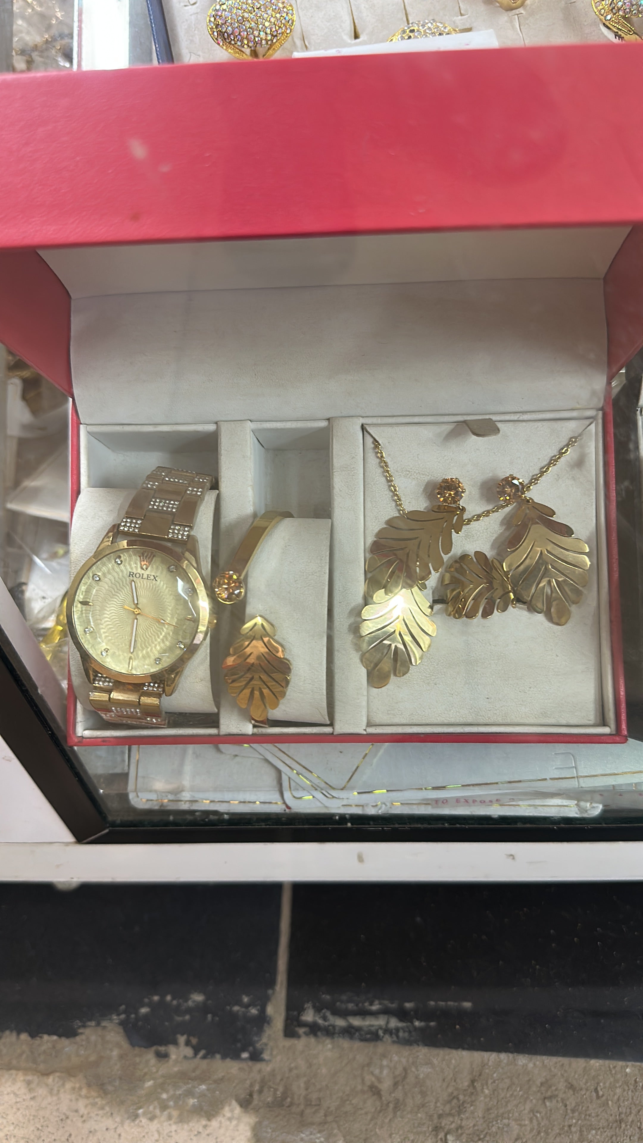 L'Écrin de Beauté: Coffret Cadeau Bijoux 6-en-1