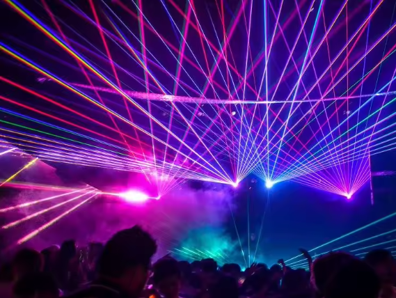🎇 Projecteur Laser 4 en 1 – RGB Multifaiseaux